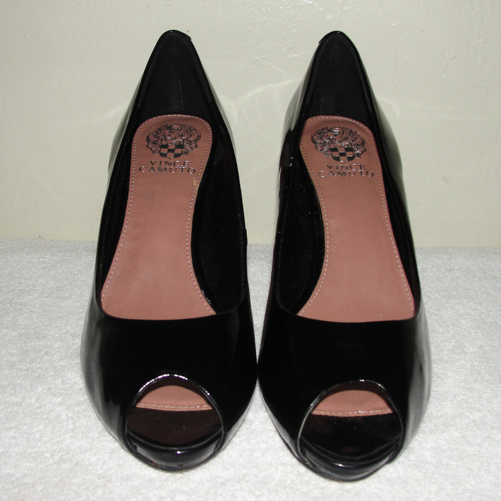 vince camuto black leather heels